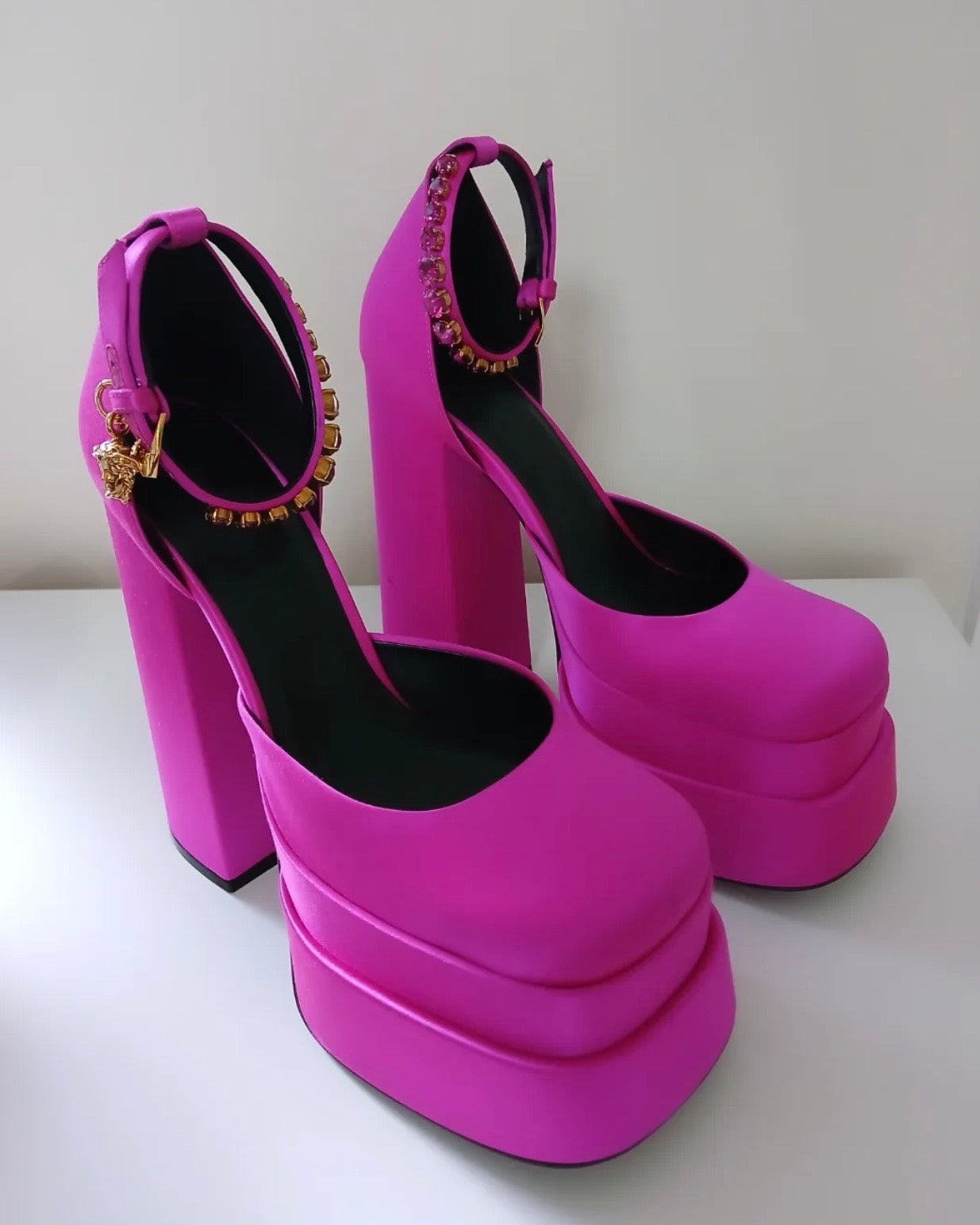 Versace Medusa Aevitas Satinados Plataforma