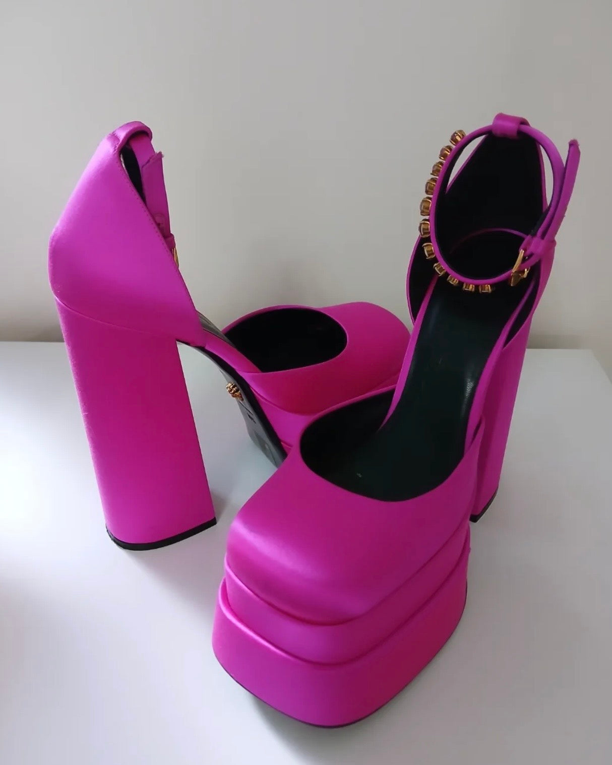 Versace Medusa Aevitas Satinados Plataforma